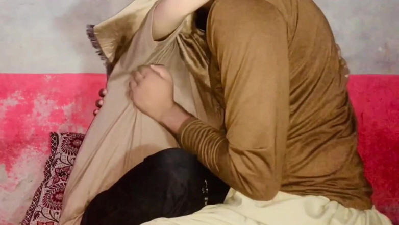 Kingsizedevil: दिल्ली गोरी लड़की अपनी बड़ी गांड में पुलिसकर्मी का पूरा लंड लेती है