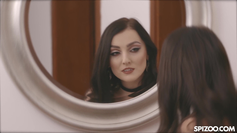Spizoo: Si rambut coklat panas Katy Rose dipenuhi dengan air mani
