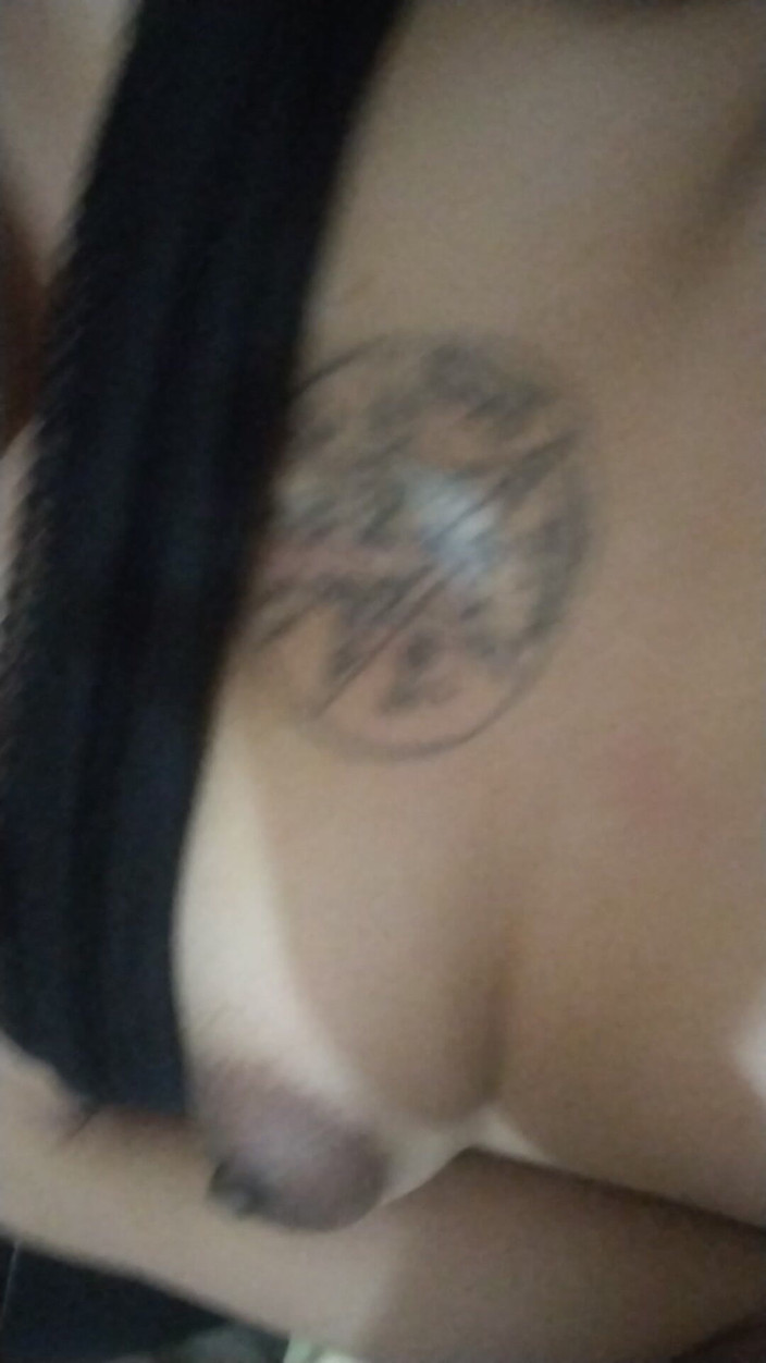 Sexy_Hermaphrodit: Hermaphrodite panas dengan menyentuh dirinya sangat kaya.