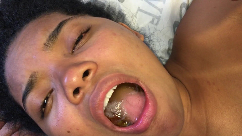 Pietro Montoya: La figliastra ha il tuo succo di piscio con sputo