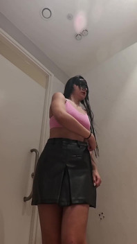 Kamera di ruang ganti! Brunette yang bagus mencoba pakaian dalam!