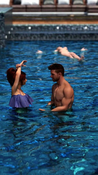 Bez ograniczeń resort: Ja mój szef i moja żona Zabawy w tym Swinger Adults Only Beach Resort - Odcinek 6