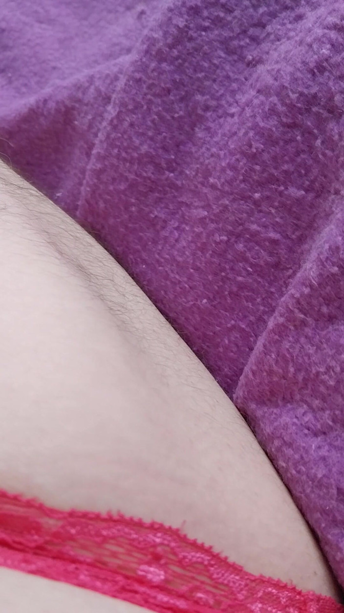 Cindy Belfast: Sissygasm con il plug nella figa del cornuto