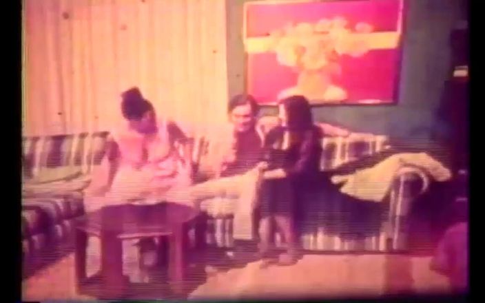 Vintage megastore: Cewek cantik ini dientot habis-habisan sampai dicrot sperma hangat (film lengkap)