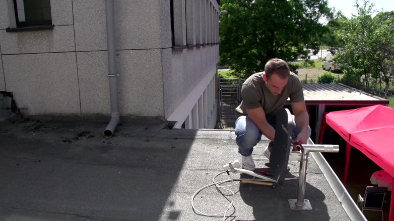 FUCK PARTY XXX: Sperma auf titten für vollbusige blonde MILF in sexy dessous...