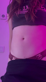 Pastelle fode Futanari sexo Dell Toy com uma gozada gemendo
