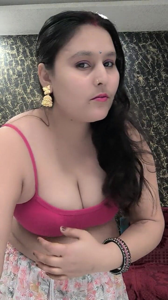 Puja555: Puja bhabhi fingert rosa muschi
