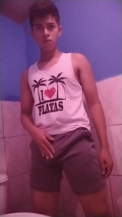 Chicos Virales: Horny teen boy in he bathed