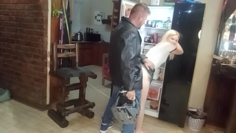 Bigjoefuckalott: Anal panal geladeira fode sacanagem ex-namorada