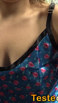 Měla jsem sex se svým nevlastním otcem v posteli mé nevlastní matky