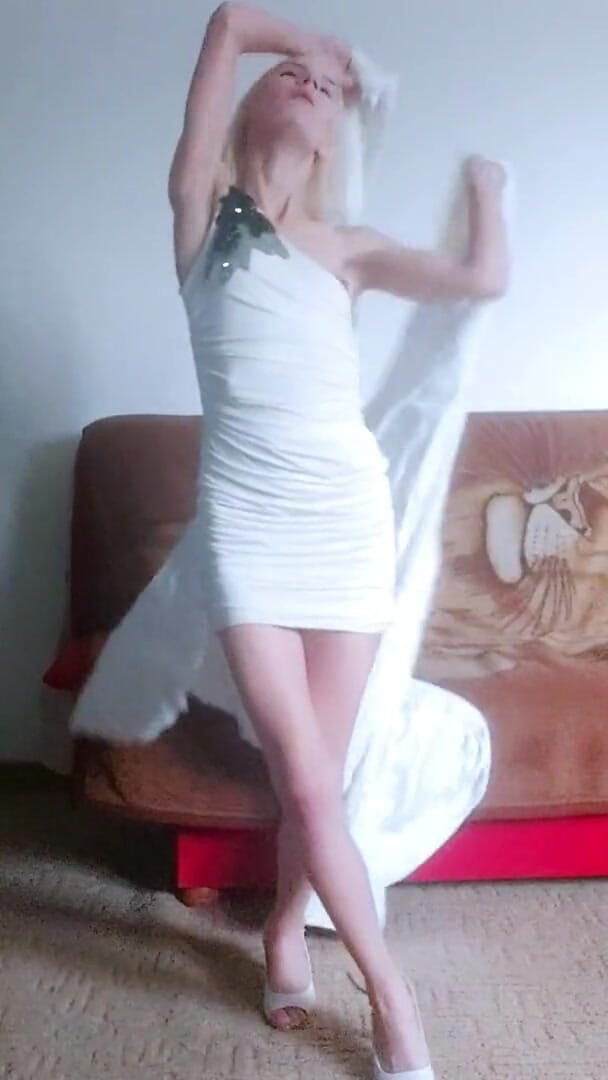 Wet Pussy Fuck: Dieciocho años de edad, baile erótico, striptease