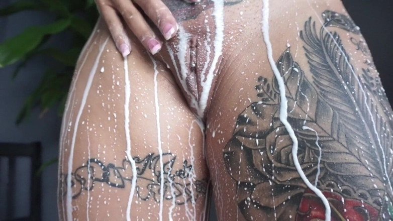 Anna Bell Peaks: Creamed On
