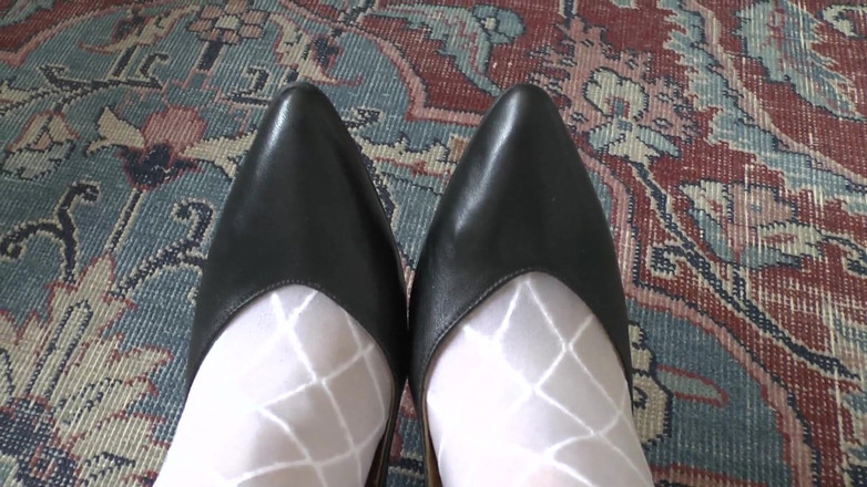 Lady Victoria Valente: Pe călcâie picioarele, JOI, POV, Lady Victoria Valente