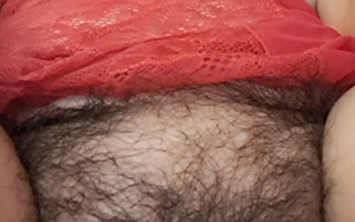 Mommy big hairy pussy: Stiefmoeder toont stiefzoon melk in haar harige vagina