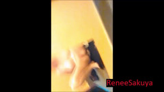 Renee Sakuya: Pronkt met zweetvingers in de kleedkamer