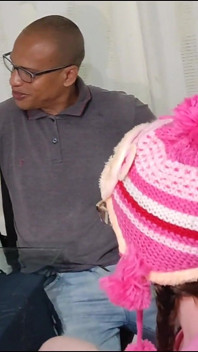 Erkek arkadaşım beni üniversitede bırakırken, öğretmenimle seks yapıyorum