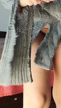 素人人妻试穿衣服并割衣服