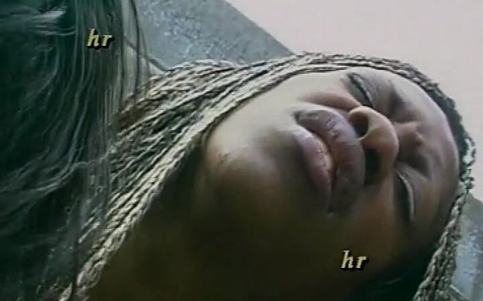 Italian swingers LTG: 스캔들 90s 포르노 비디오 발견 #7 - 불만족 이탈리아 여성!