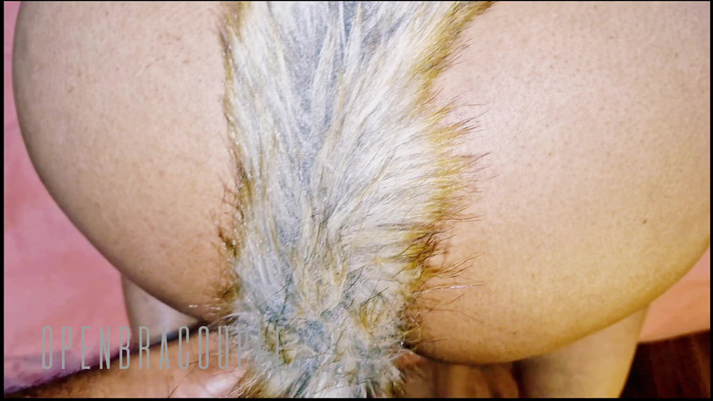 Openbra: Moglie scoreggia marito succhia il suo culo grasso