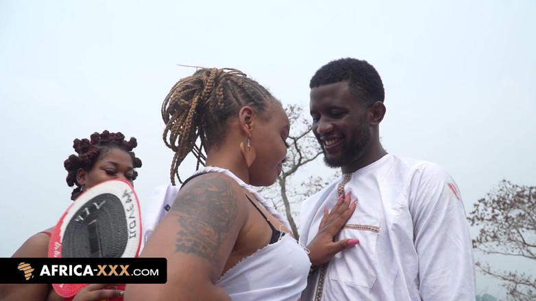 Africa-XXX: สามสาวนมใหญ่