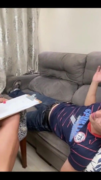 Sexy psicólogo engaña a fetichista de pies seduce, parte 3