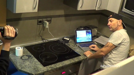 Home web camera: Webová kamera v kuchyni s Jessem použitá surová od Jorhe...