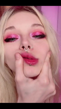 Does That Makes You Wanna Feel My Lips Around Your Dick?