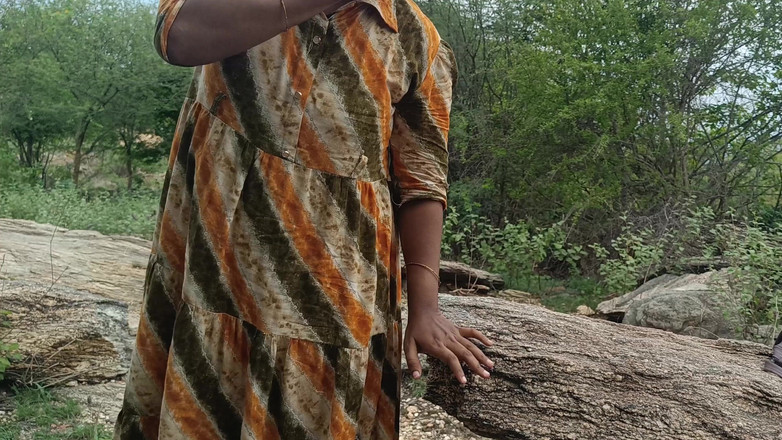 Laxi ammu: Scopata dura all'aperto con la fidanzata