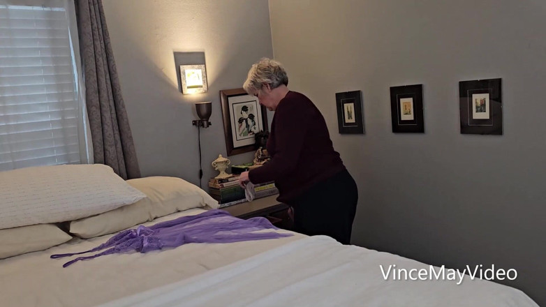 VinceMayVideo: Vaše oblíbená 69letá pawg gilf znovu šuká