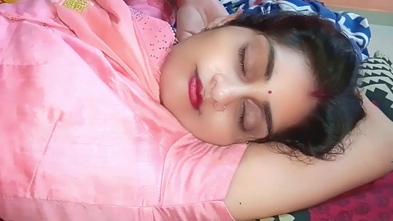 Janvibhabhii: Pasangan yang baru nikah berhubungan seks di tengah malam,