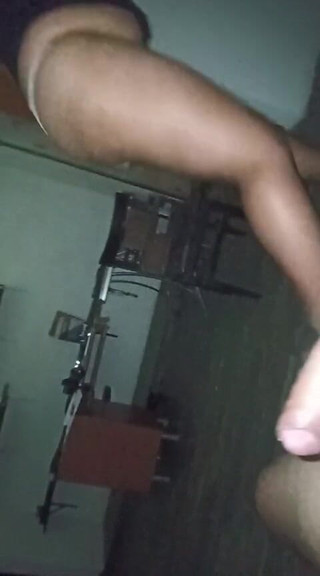 Tio Mc: Yeğenim külotuyla yan tarafında oturuyor