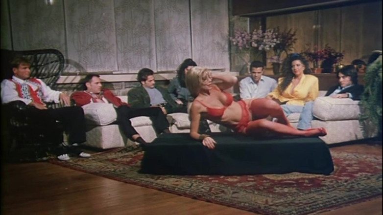 Inhonorof porn: Grande orgia per il compleanno di milly d'abbraccio