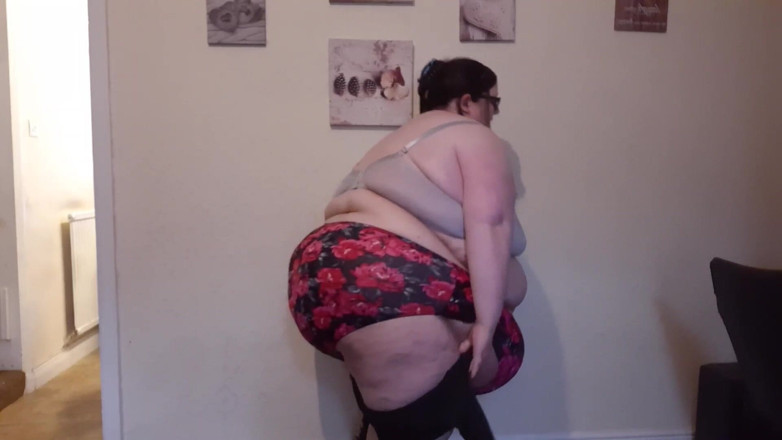 SSBBWLadyBrads: Ssbbw vücut takımını parçalıyor ve yırtıyor - 7xl