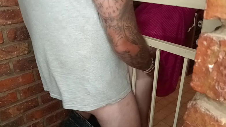 Bigjoefuckalott: Anche se la mia ragazza è una figa a terra la...