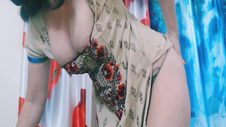 Bolly Karma: Podvádí svého přítele, aby mě ošukal s láskou.