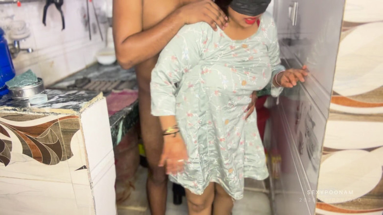 Badal09: Saree della cognata Scivolata in cucina - il fratellastro l'ha spremuta...