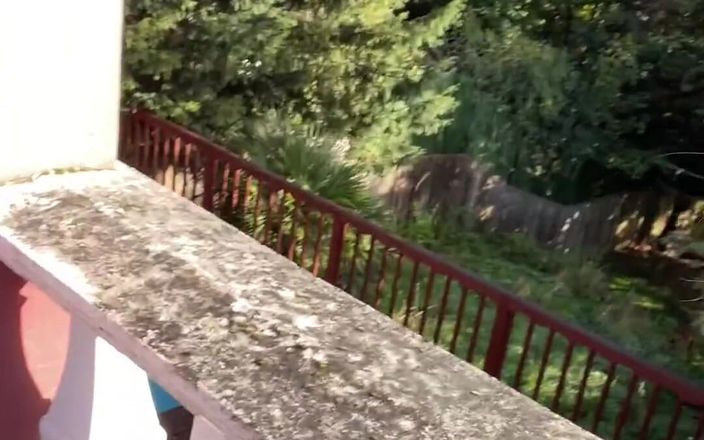 Countess diamond: Kaffee auf meinem abgelegenen Balkon