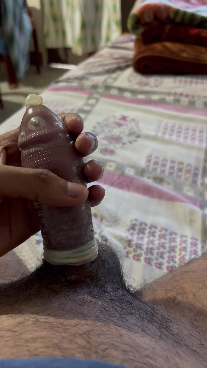 ISHNAV: Metti un preservativo sul tuo cazzo