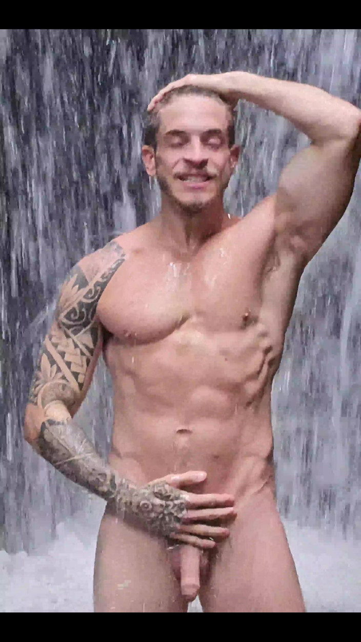 Dave Wikkinson: jharne men photo seshan