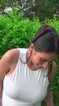Challenge in a Park: Pregnant Girl Agrees to Use an Anal Plug