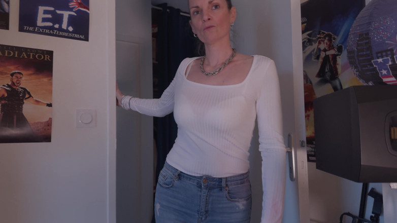 Wendy Burde: I Suck My Stepson Who Is Playing on the Computer...