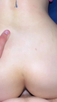 POV: La Hermanastra Vino De Visita, Chupó Polla, Sustituyó La Vagina