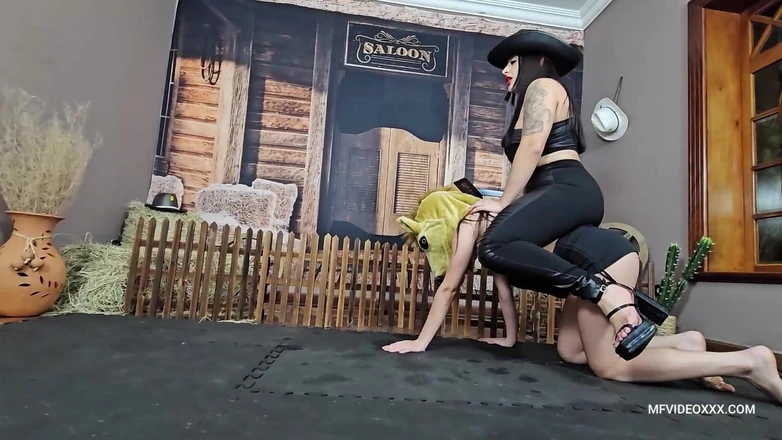 MF Desires: Ekuestrian dengan jalang kejam