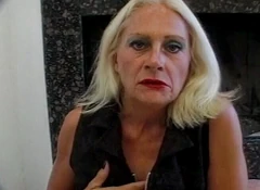 Bionda matura viene doppiamente penetrata al casting