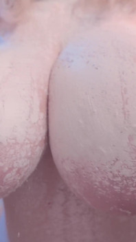 Não é bom em cozinhar, mas o melhor do titfuck! Lilykoti