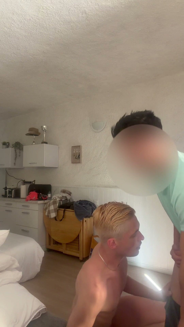 Gabriel Loma: Jag lossar mina bollar på min blondin