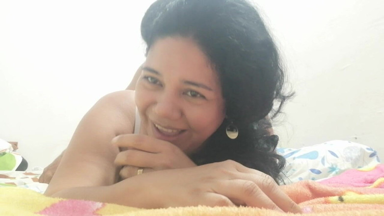 Valkyrie and Luigy Couple: Girlfriend Wanting to Fuck Hard in White Lingerie