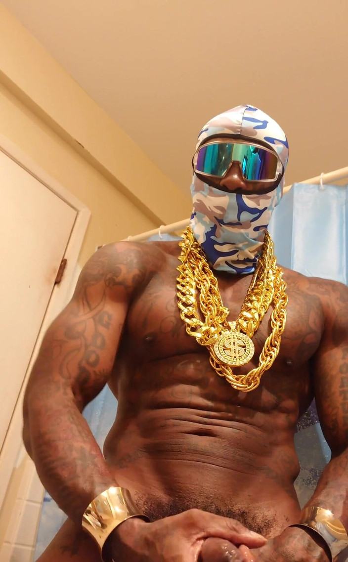 Hallelujah Johnson: Iceberg Slim mângâindu-și pula uriașă monstruoasă ejaculează în față de yo