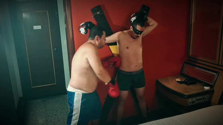 Combat and fetish: X dominazione: boxe dell'orso vs jobber
