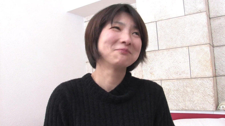 Asian threesomes: Tante seksi jepang dientot sama dua kontol sekalian